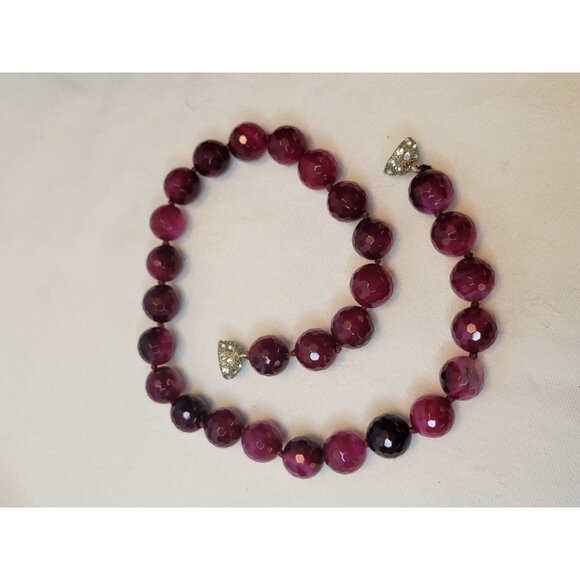 Natural Stone Faceted Red Agate Bead Necklace W/ Magnetic Rhinestone Clasp - Picture 4 of 9